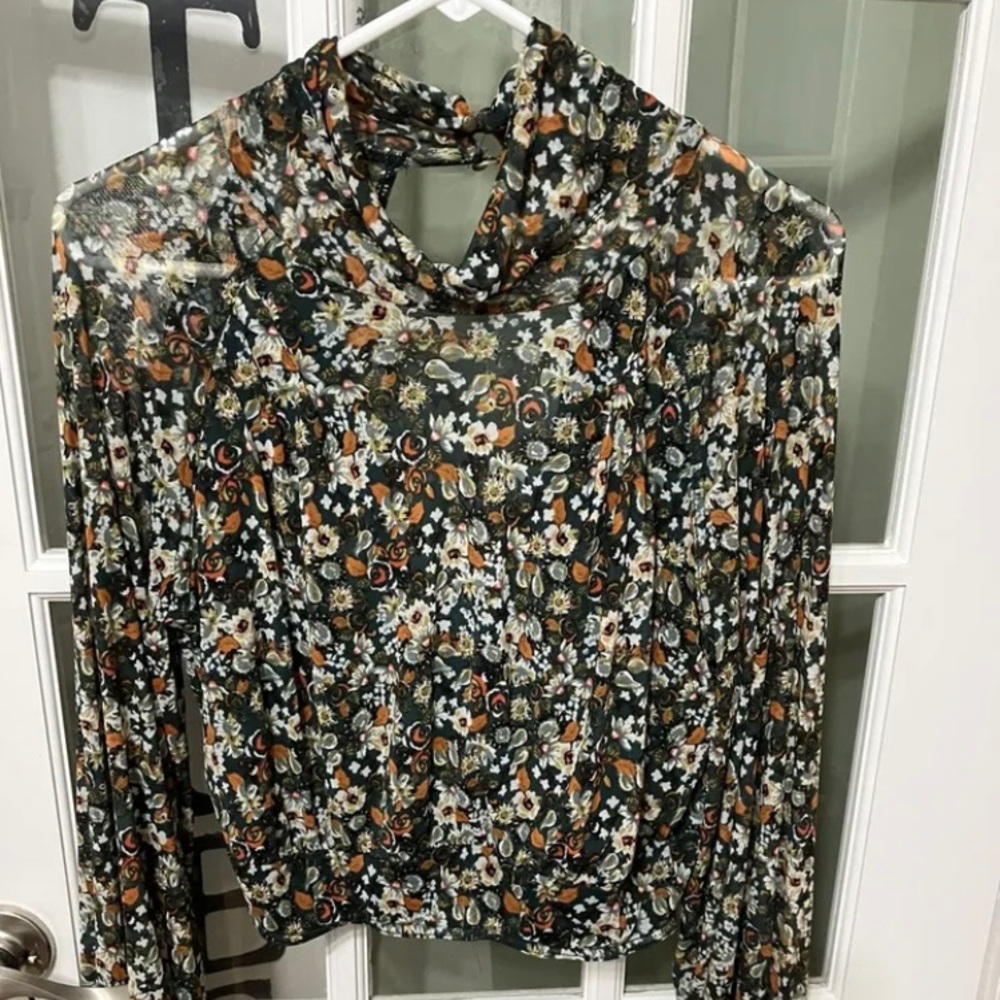 Free People womens floral long sleeve blouse size S Lined Inside High Neck